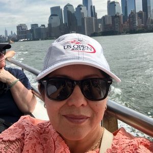 Meet your Posher, Leticia